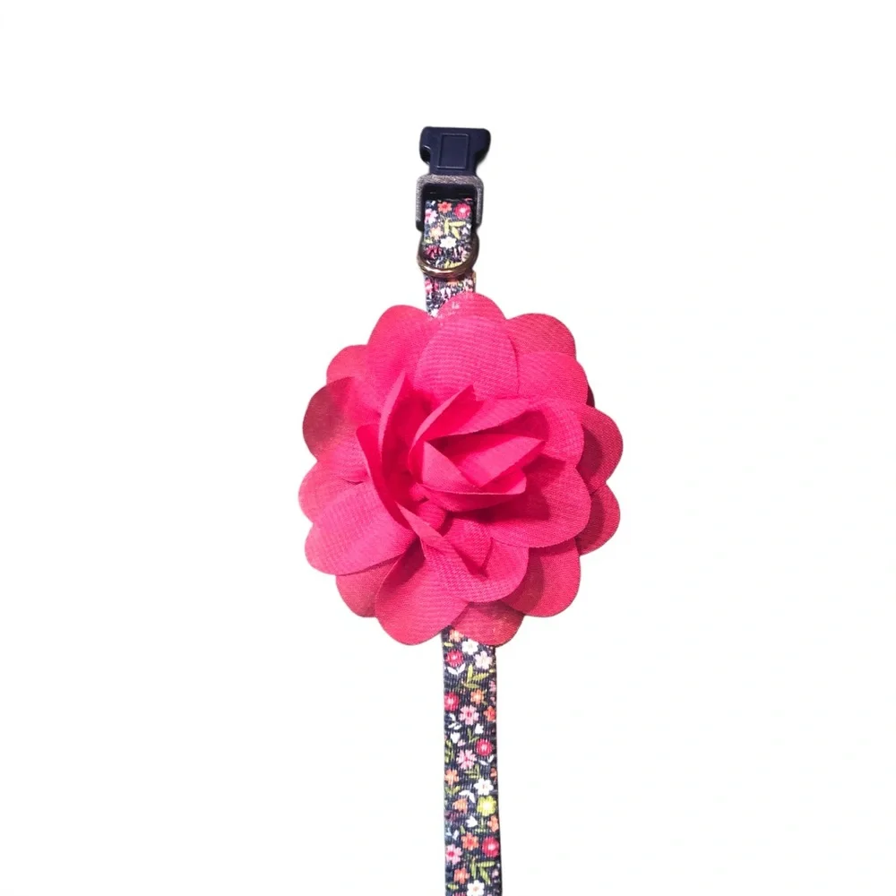 Vibrant Floral Cat Collar with Pink Bloom